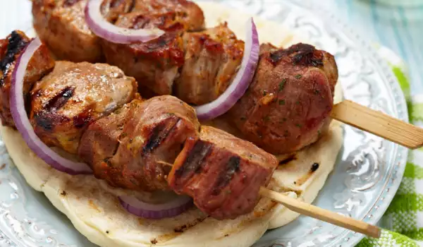 Skewers Marinated in Onions