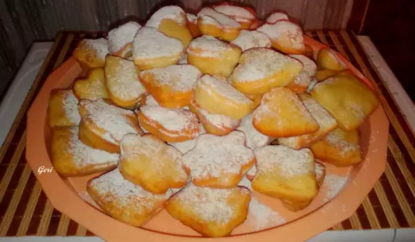 Fritters with Powdered Sugar