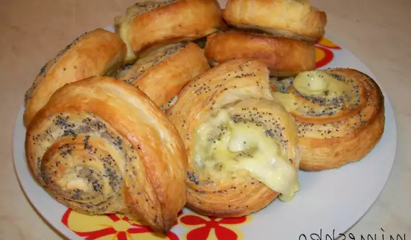 Puff Pastries with Poppy Seeds