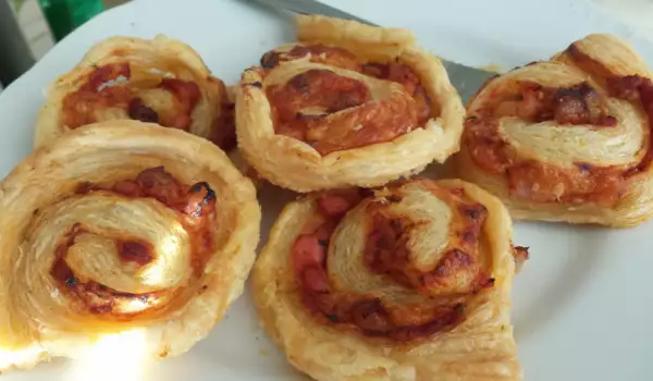 Puff Pastry Rolls with Pizza Stuffing