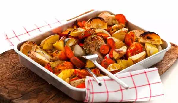 Chicken with Vegetables and Wine in the Oven