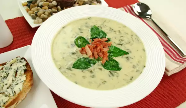 Chowder with Chicken and Spinach