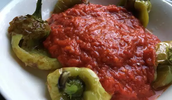 Peppers in Tomato Sauce