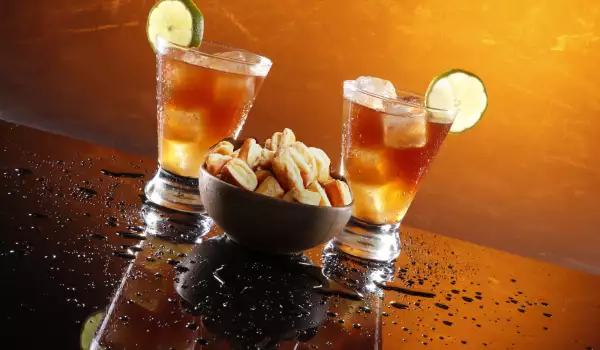 Grape Cocktail with Rum and Honey