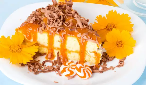 Cake with Apricot Cream