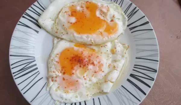 Eggs Sunny Side Up with Exotic Spices