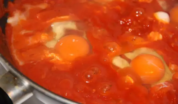 Grandmother’s Eggs in Tomato Sauce Recipe