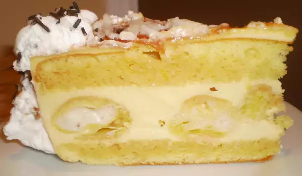 Fancy Éclair Cake with Crème Brûlée