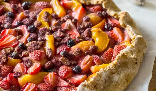 Open Faced Pie with Fruits