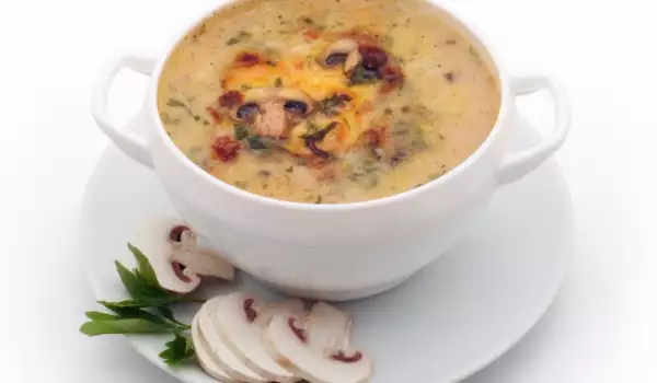 Vegetable Soup with Mushrooms and Cream