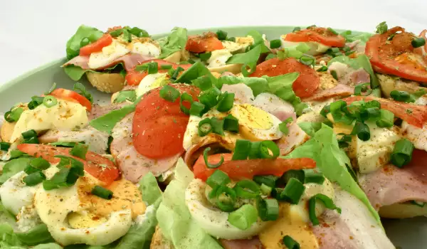 Chicken Salad with Tomatoes
