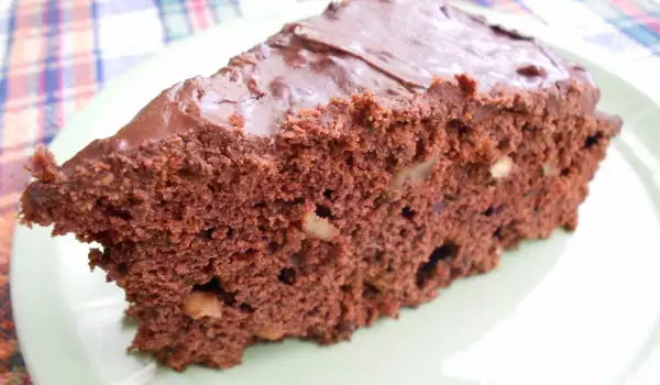 Chocolate Cake with Walnuts