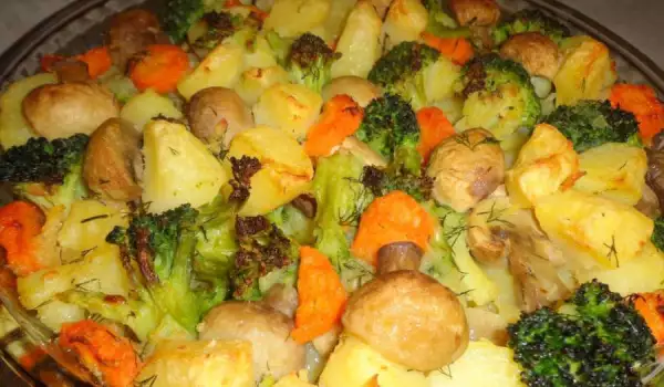 Oven-Baked Potatoes, Mushrooms and Broccoli