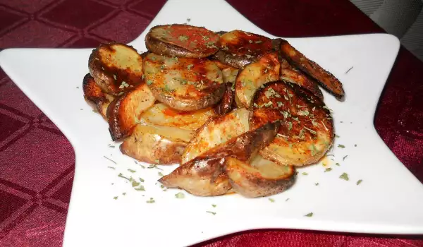 Oven-Baked Spicy Potatoes with Paprika