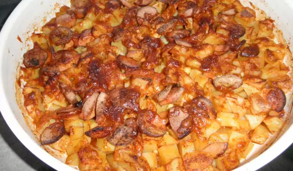 Potatoes with Vienna Sausages and Cheese in the Oven