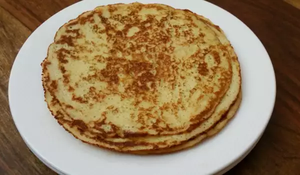 Large Pancakes with Yoghurt