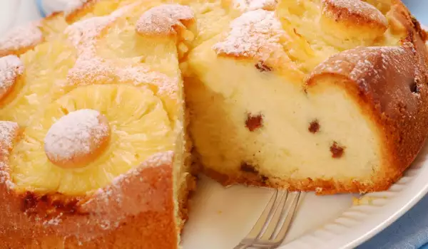 Cake with Pineapple