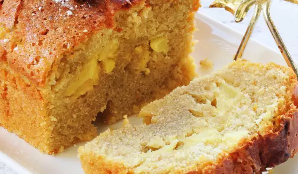 Cake with Honey and Apples