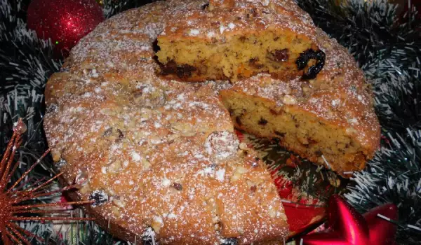 Christmas Cake with Walnuts and Fruits