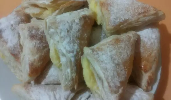 Puff Pastry Treats with Cream