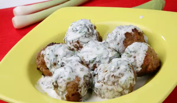 Meatballs with White Sauce
