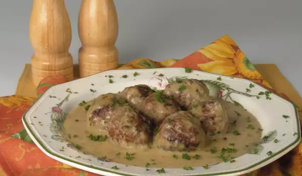 Veal Meatballs with Béchamel Sauce