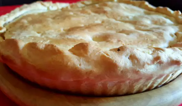 Onion Pie with Bits of Meat