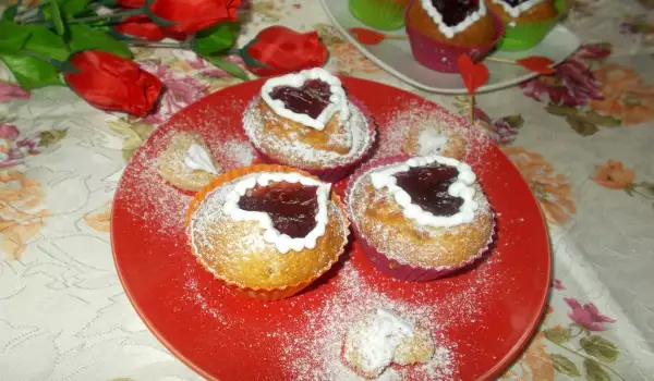 Muffins with a Strawberry Center and Cream