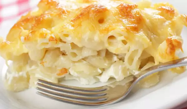 Macaroni with Feta Cheese and Mayonnaise