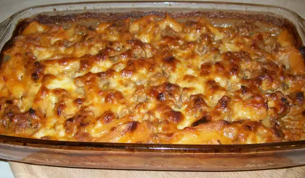 Macaroni with Minced Meat in the Oven