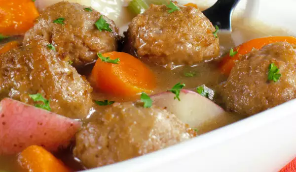Meatballs in the Oven with Carrots and Onions