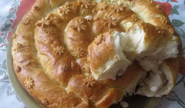 Twisted Buttery Tutmanik with Feta
