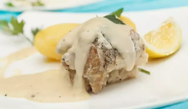 Creamy Sauce with Processed Cheese for Steaks