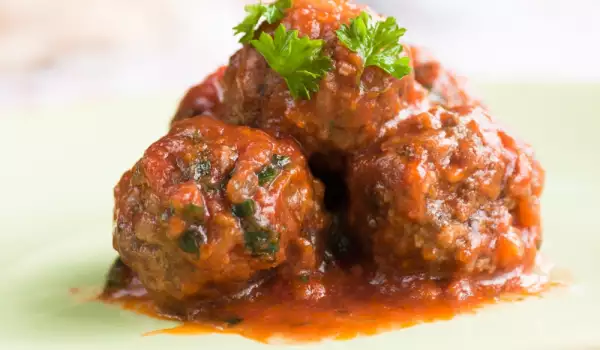 Fried Meatballs with Tomato Sauce