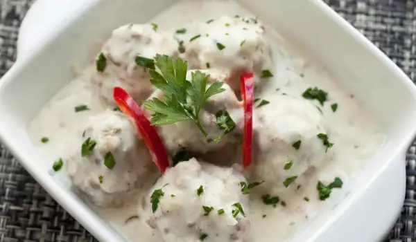 Meatballs with Parsley and White Sauce