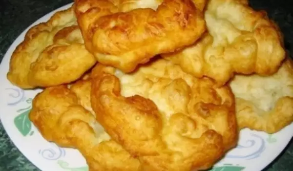 Quick Fritters with Yeast