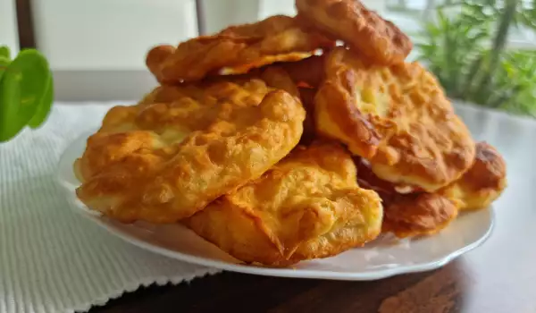 Fried Batter Cakes with Baking Soda