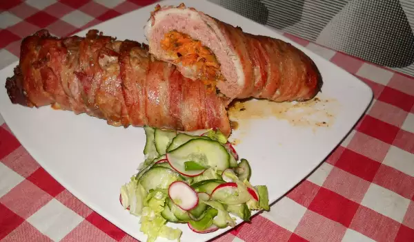 Meat Roll with Mince and Bacon