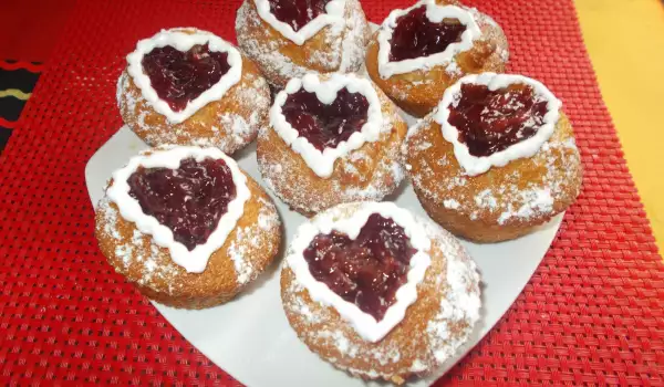 Muffins with a Strawberry Center and Cream