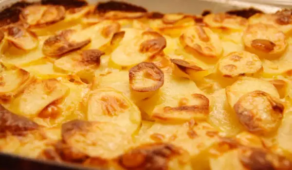 Baked Potatoes with Cheese