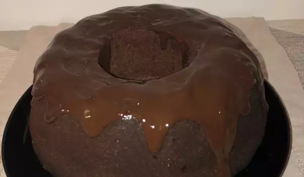 Easy Dark Chocolate Cake