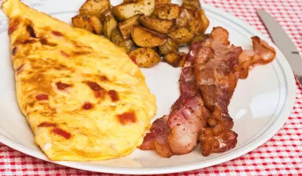Omelette with Onions and Bacon