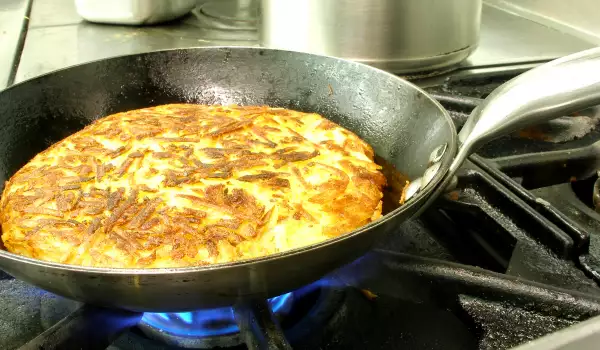 Tortilla with Potatoes and Onions