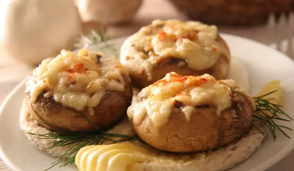 Mushrooms Stuffed with Blue Cheese