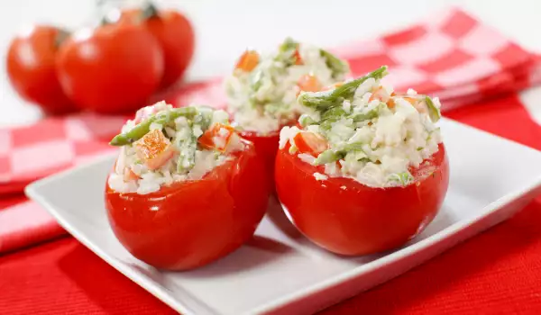 Stuffed Tomatoes with Asparagus, Cheese and Fish