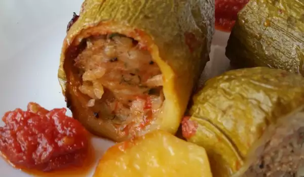 Stuffed Zucchini with Mince and Tomatoes