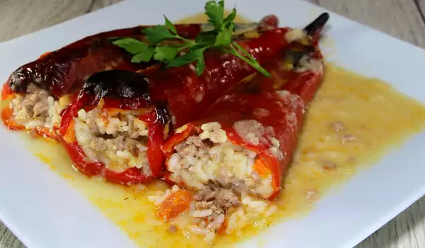 Stuffed Peppers with Sauce