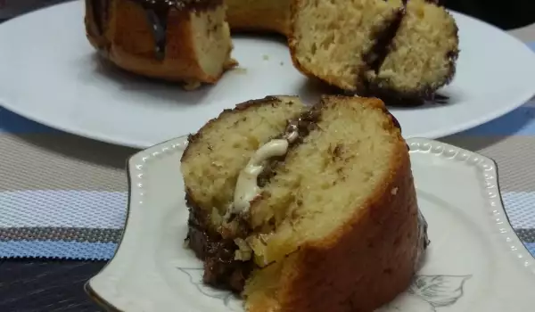 Cake Filled with Chocolate Spread