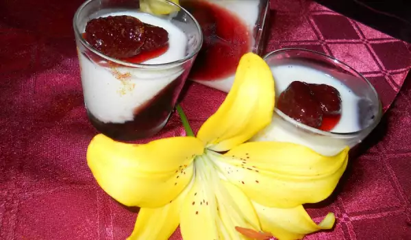 Panna Cotta with Yoghurt and Strawberry Jam