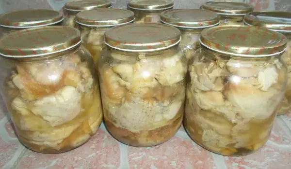 Chicken Meat in Jars for the Winter